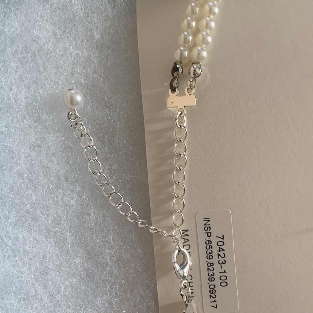 Pearl and Crystal Earrings & Chocker Necklace - Picture 7 of 7